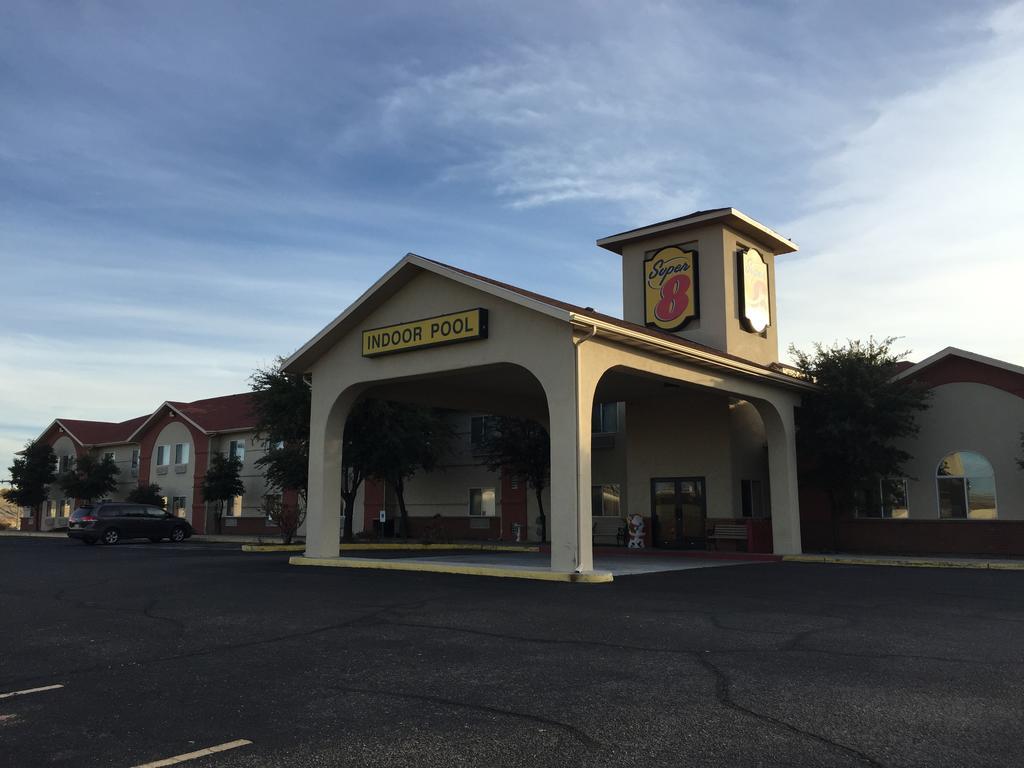 Super 8 By Wyndham Willcox Motel Exterior photo